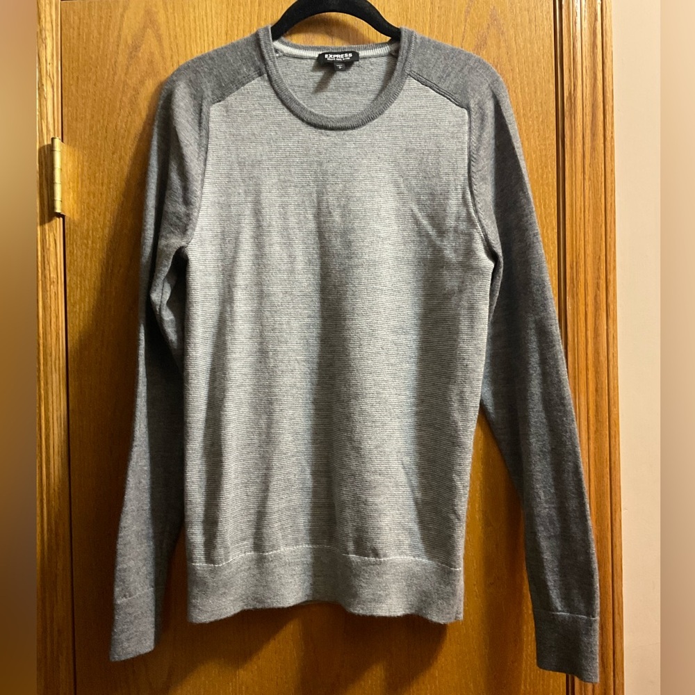 Express Men's Merino Wool Blend Heather Gray Crewneck Sweater. Machine Washable